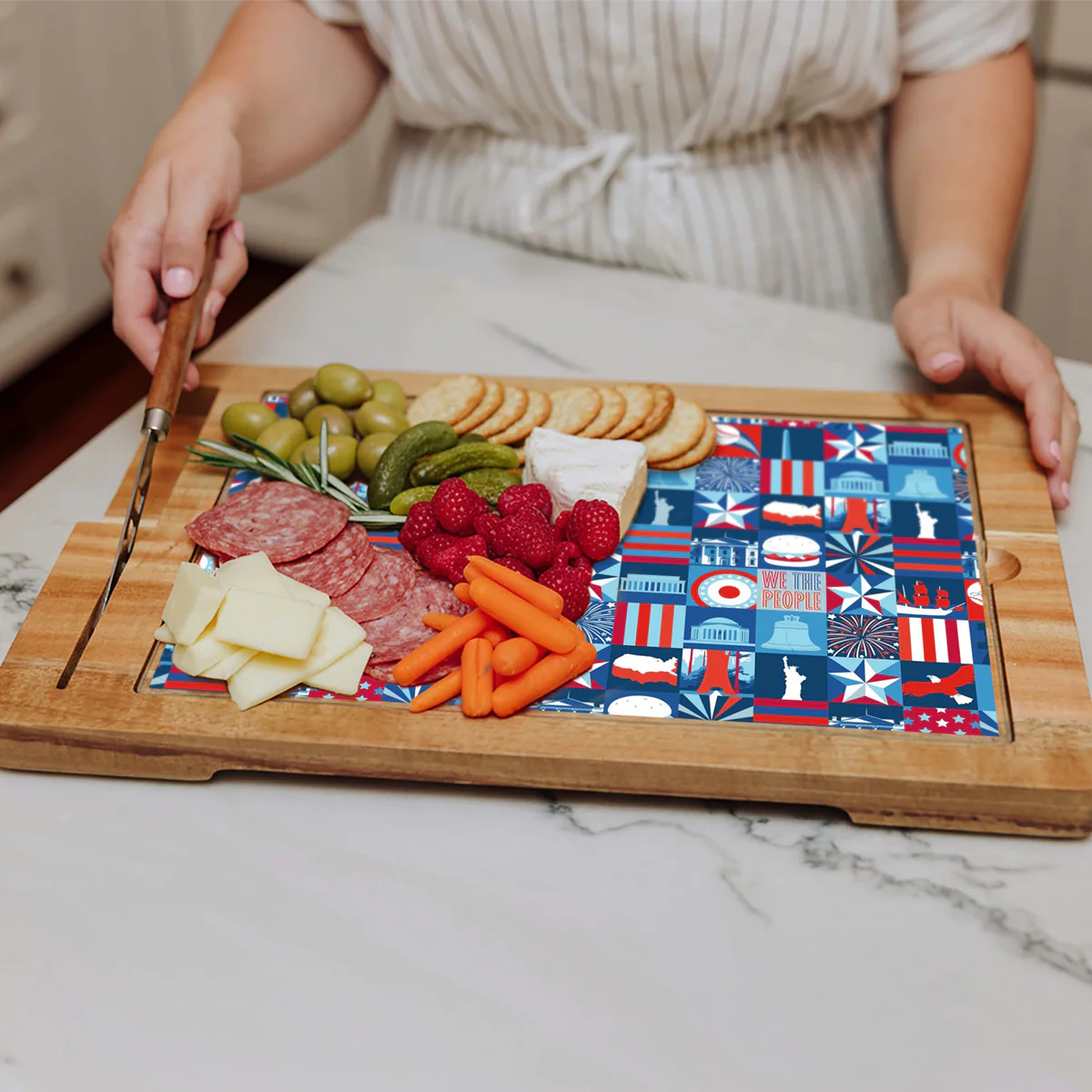 America 250 Charcuterie Board and Knife Set - Glass and Acacia Wood - Image 5