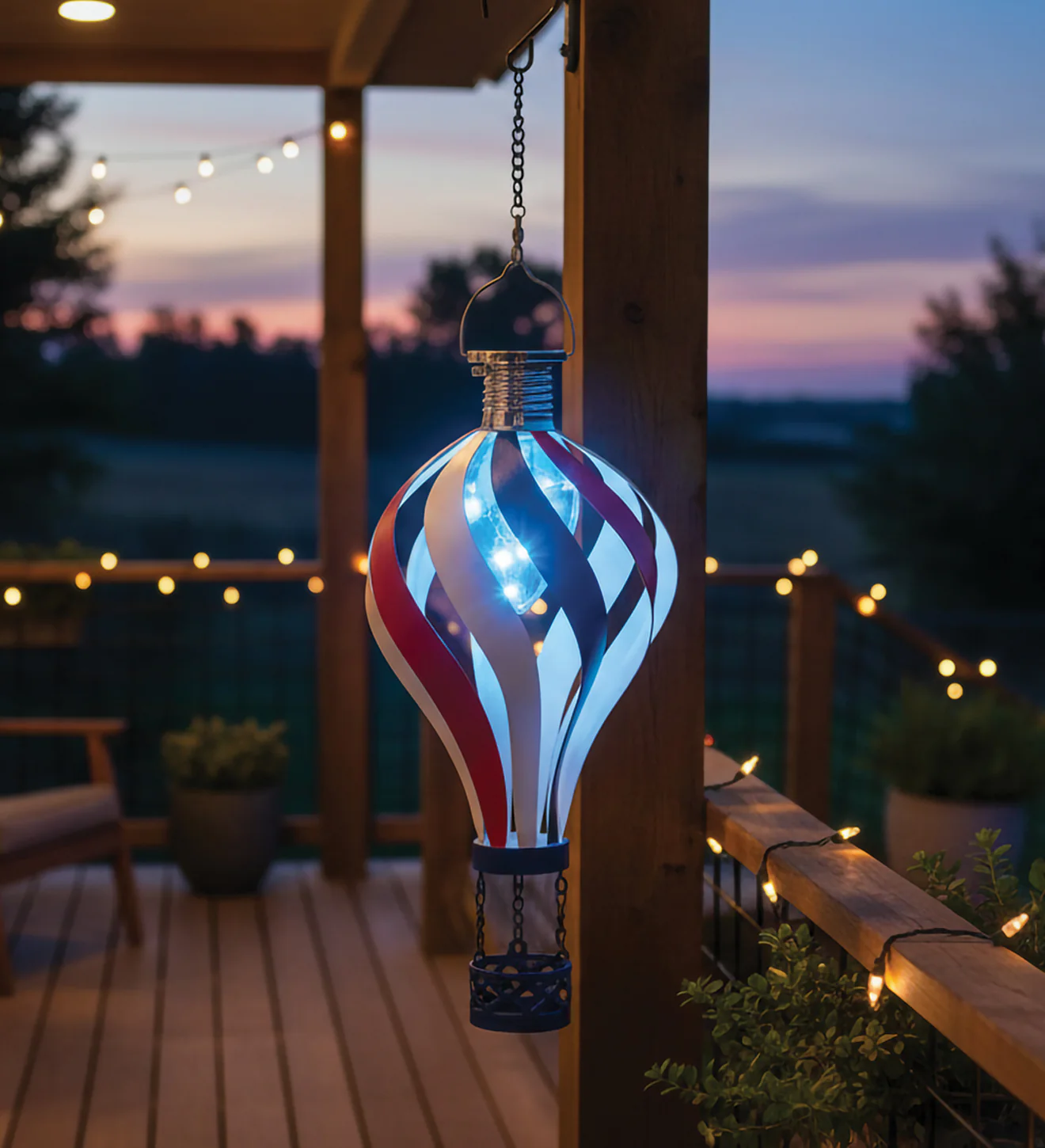 Patriotic Hot Air Balloon Solar Lantern with Spinning Design for Outdoor Garden - Image 3